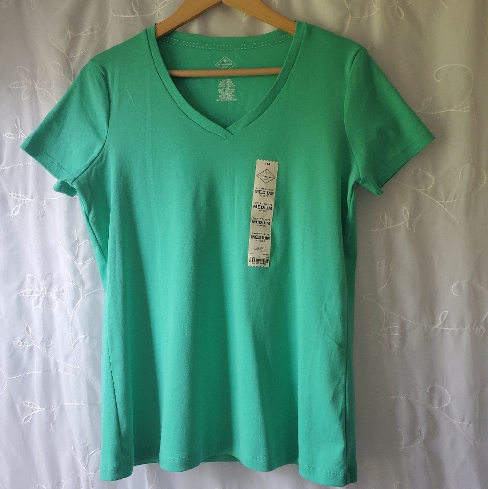 LAST CHANCE NWT St. John's Bay mint green v neck